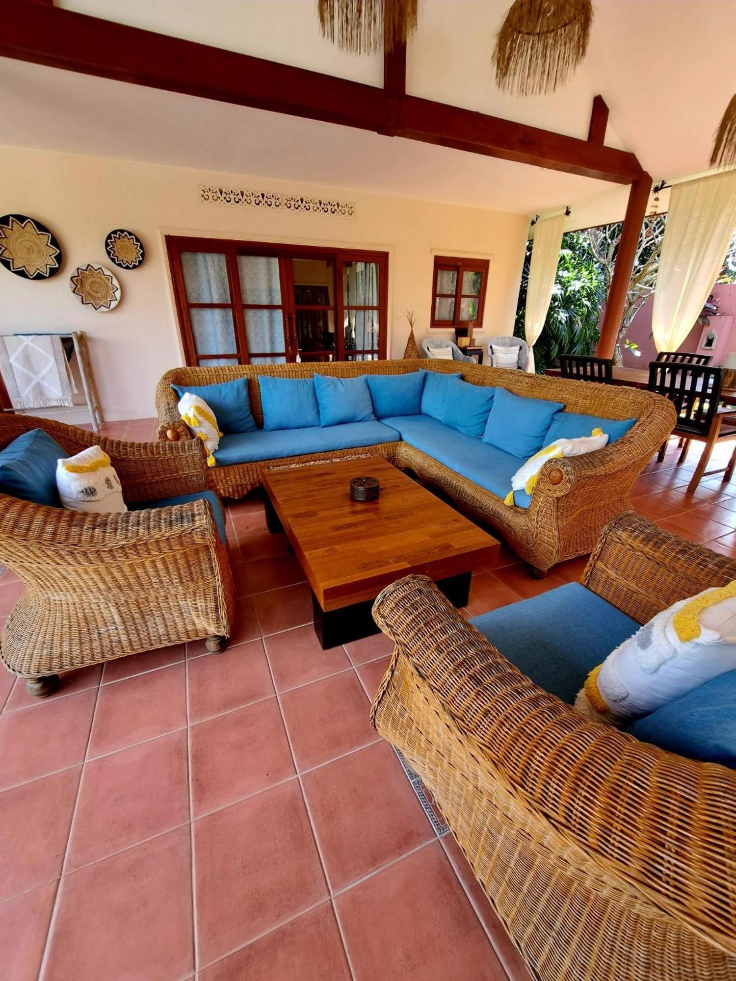 Laura Guest House-Adult Only- Hua Thanon  ภายนอก รูปภาพ
