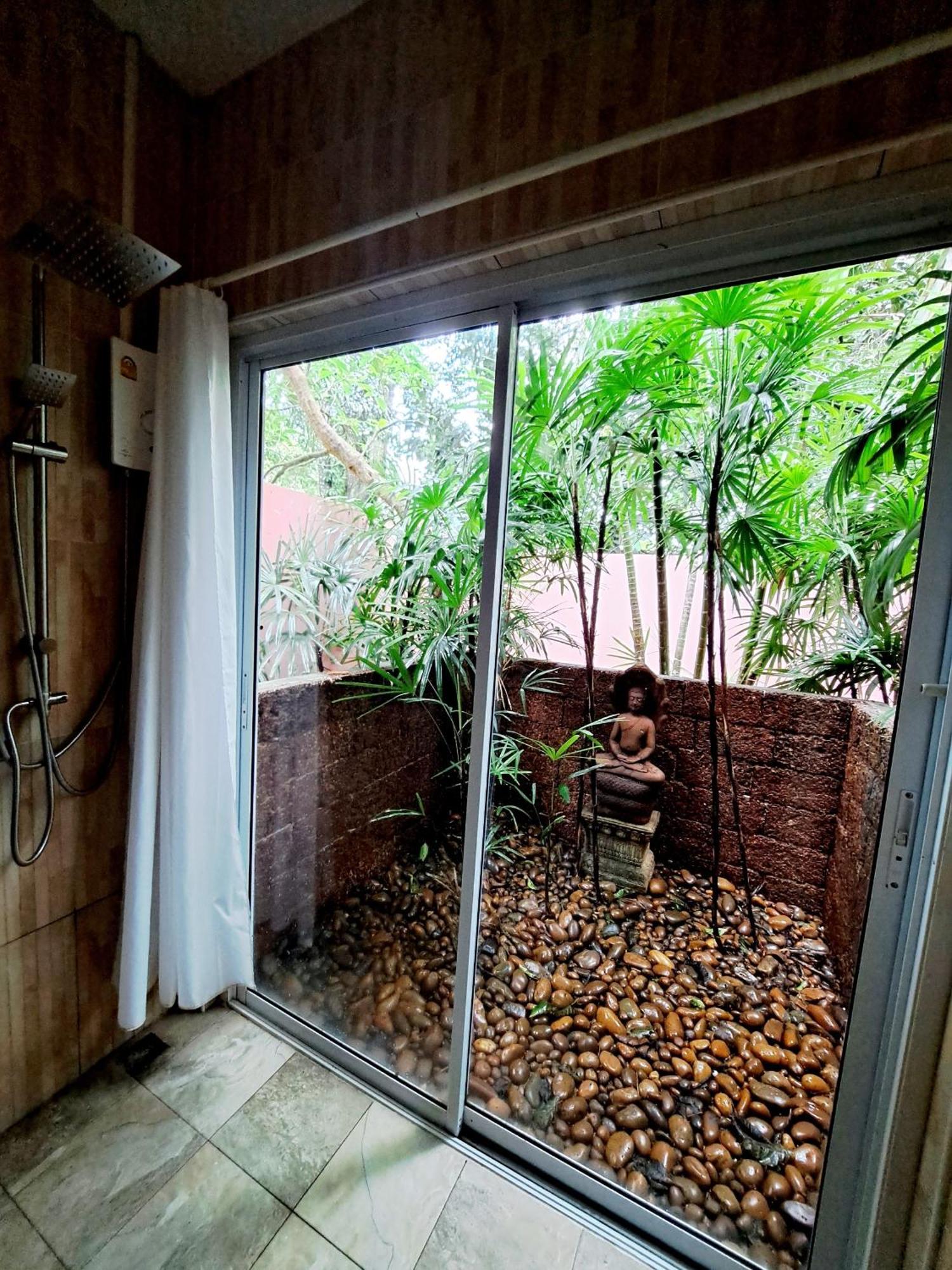 Laura Guest House-Adult Only- Hua Thanon  ภายนอก รูปภาพ