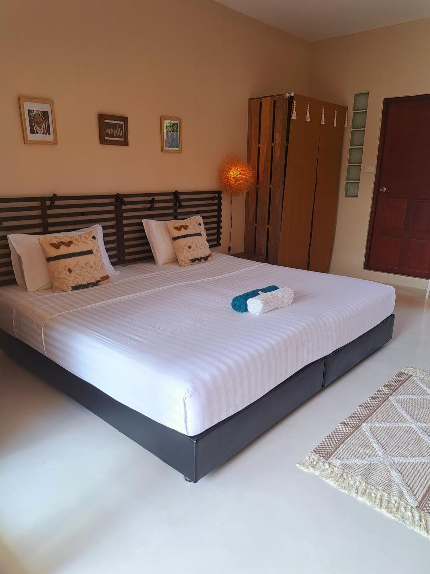 Laura Guest House-Adult Only- Hua Thanon  ภายนอก รูปภาพ