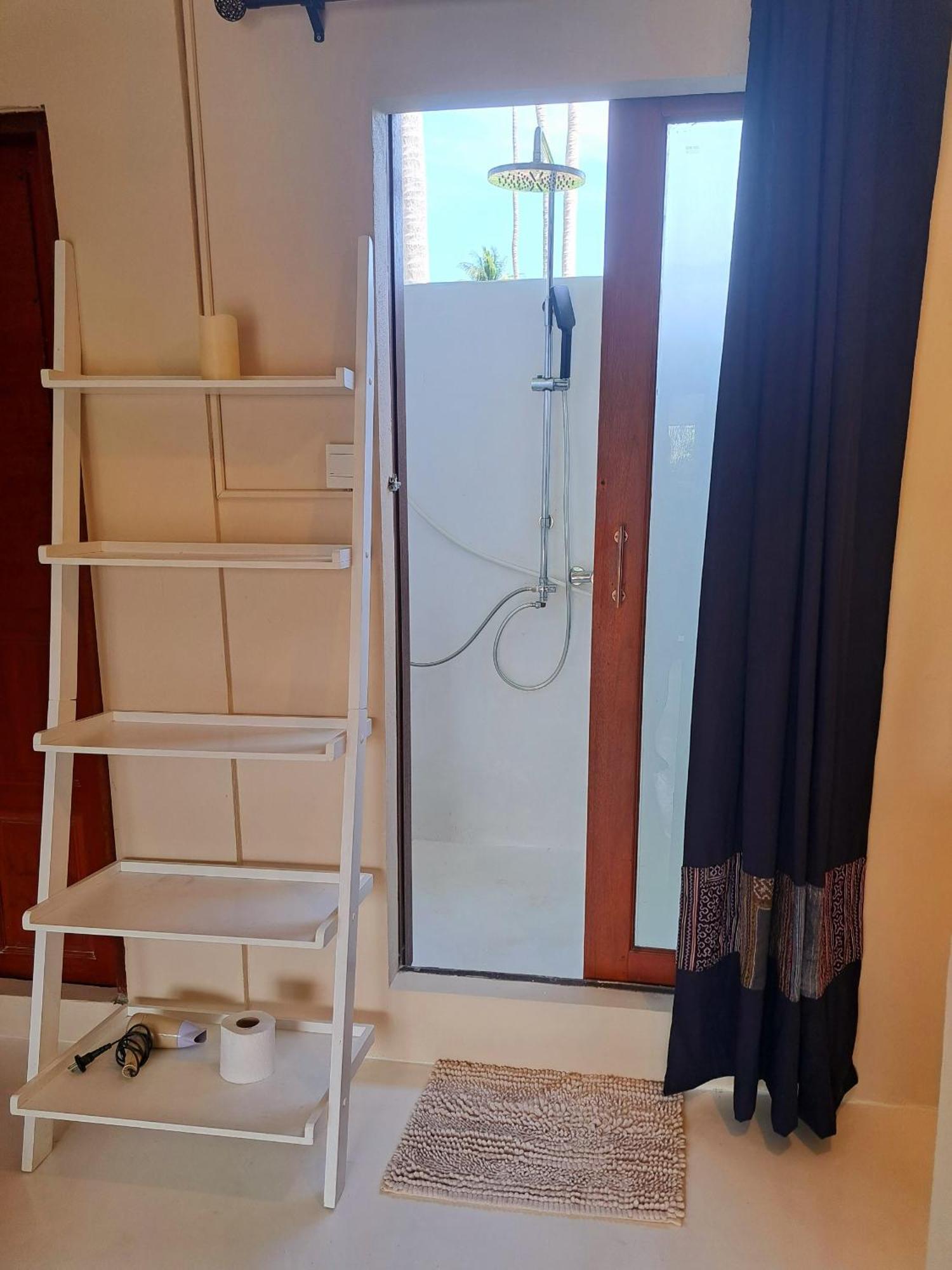 Laura Guest House-Adult Only- Hua Thanon  ภายนอก รูปภาพ