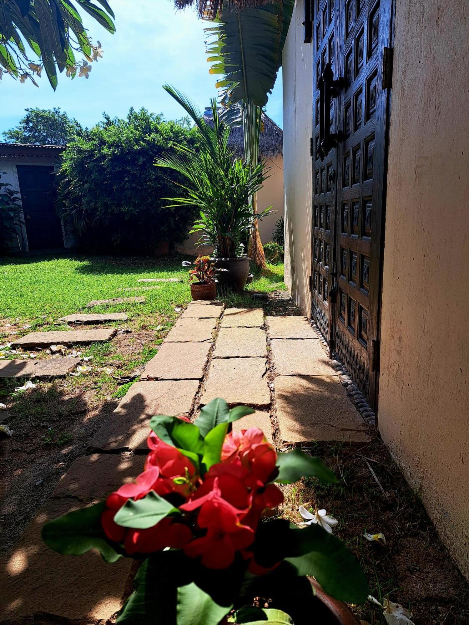 Laura Guest House-Adult Only- Hua Thanon  ภายนอก รูปภาพ